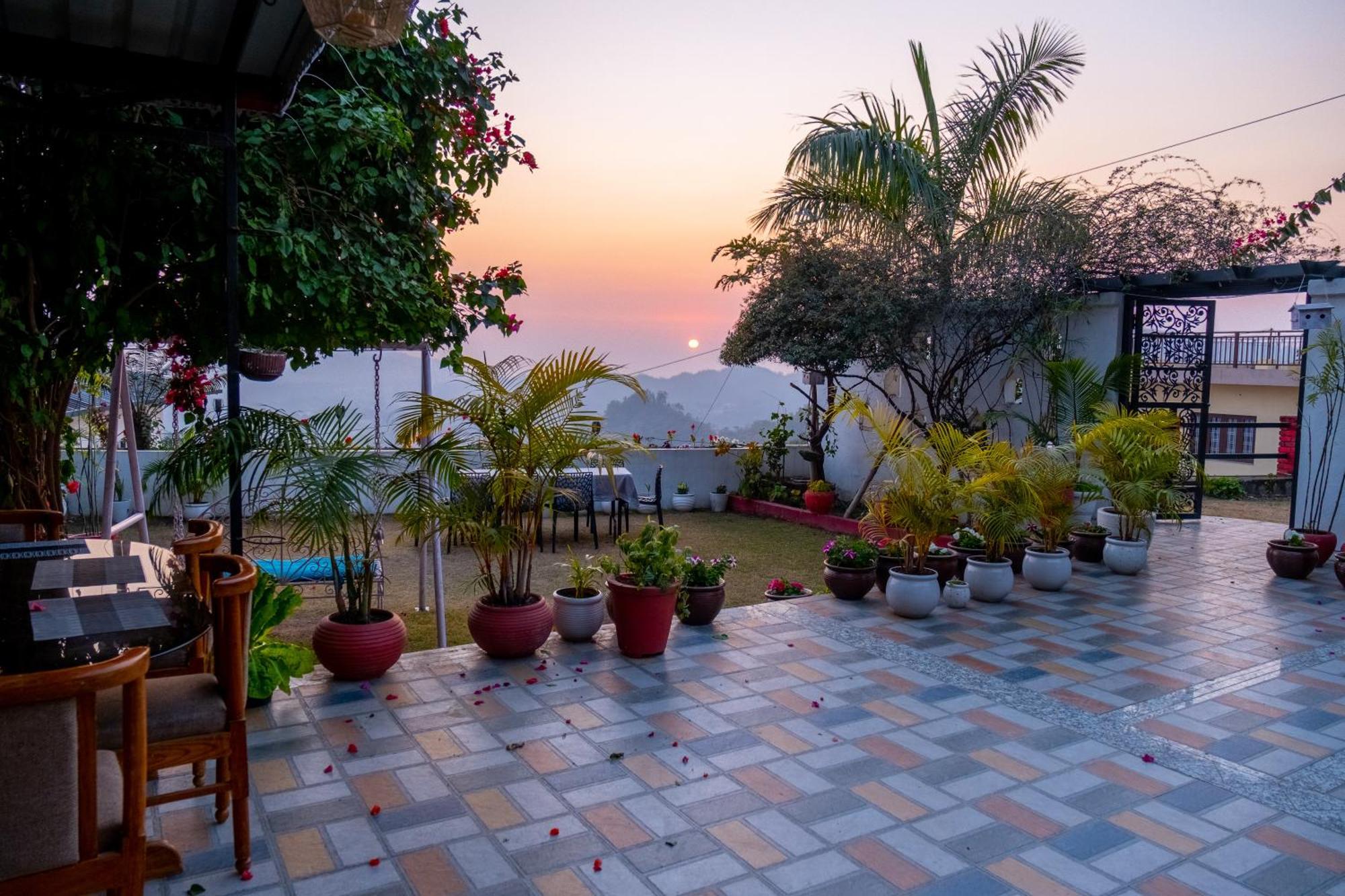 The Bougainvillea Retreat - A Luxury Private Pool Villa In Dehradun Bagian luar foto