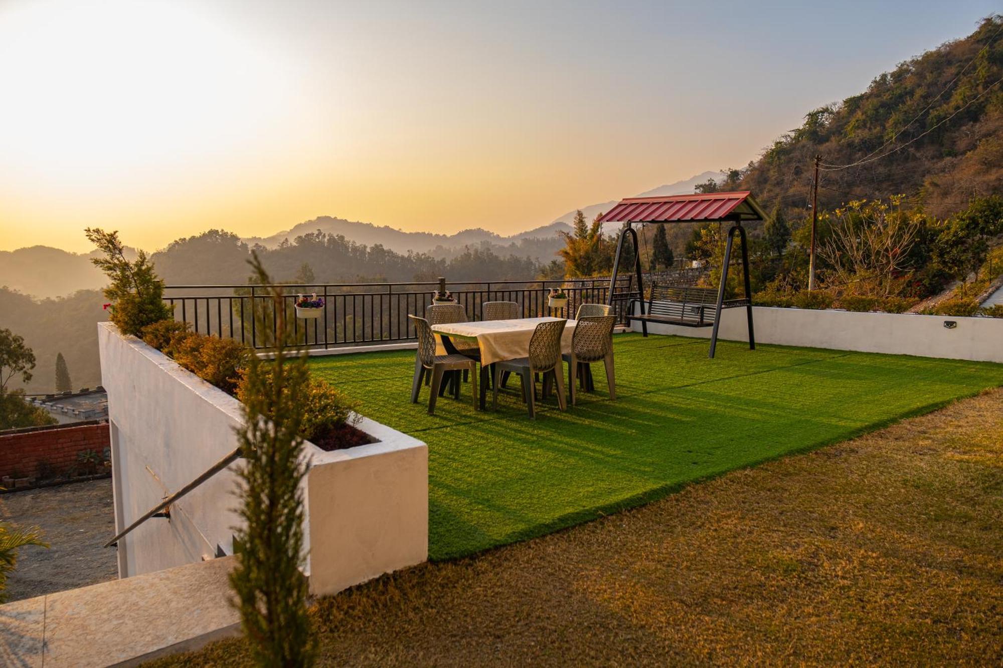 The Bougainvillea Retreat - A Luxury Private Pool Villa In Dehradun Bagian luar foto