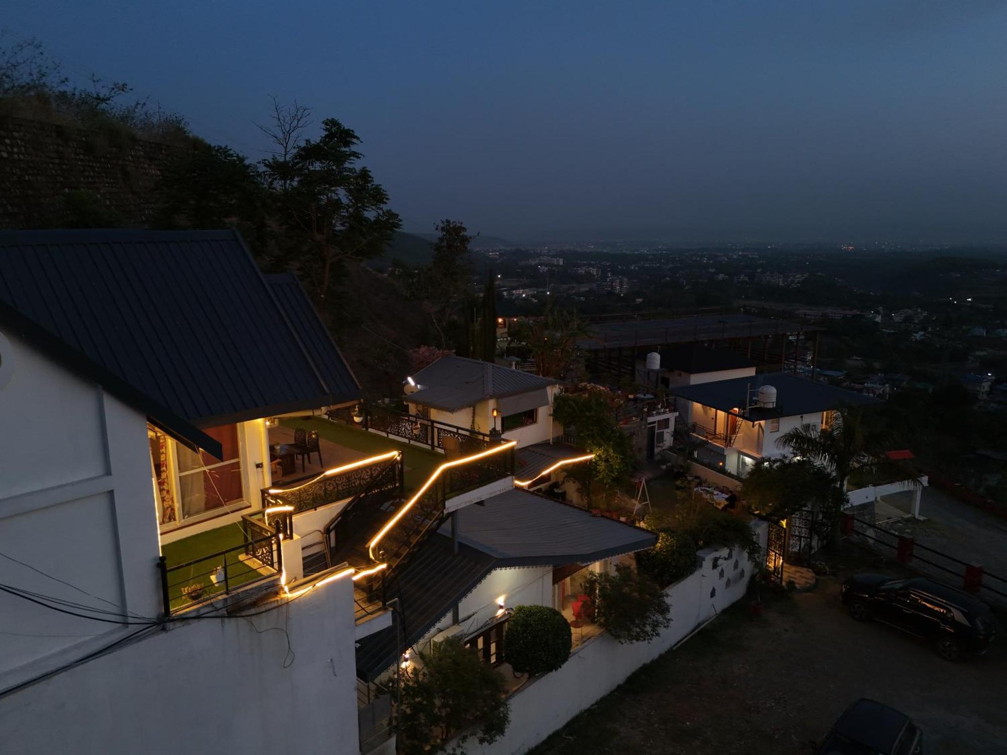 The Bougainvillea Retreat - A Luxury Private Pool Villa In Dehradun Bagian luar foto