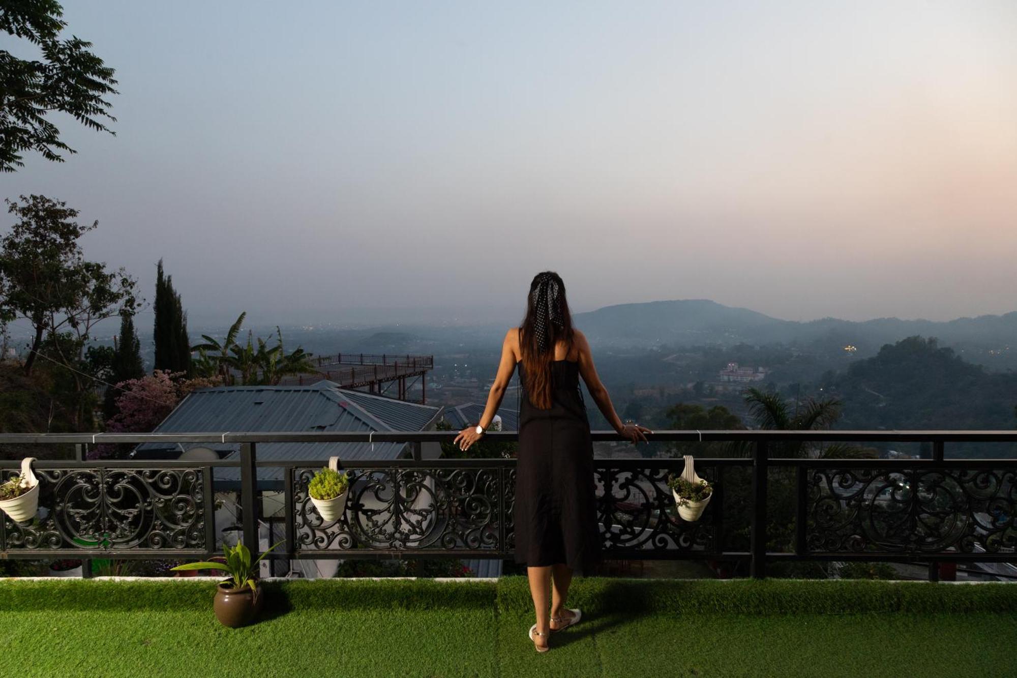 The Bougainvillea Retreat - A Luxury Private Pool Villa In Dehradun Bagian luar foto