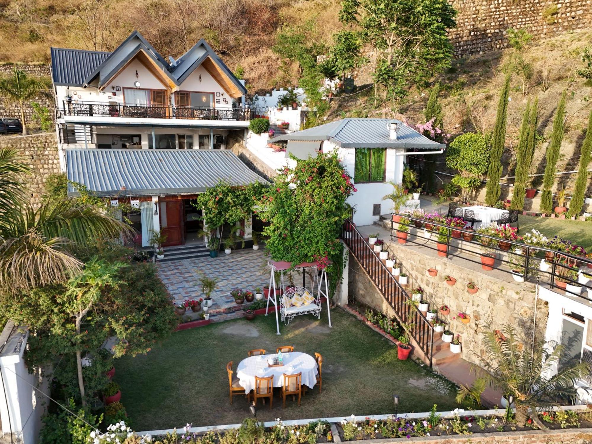 The Bougainvillea Retreat - A Luxury Private Pool Villa In Dehradun Bagian luar foto