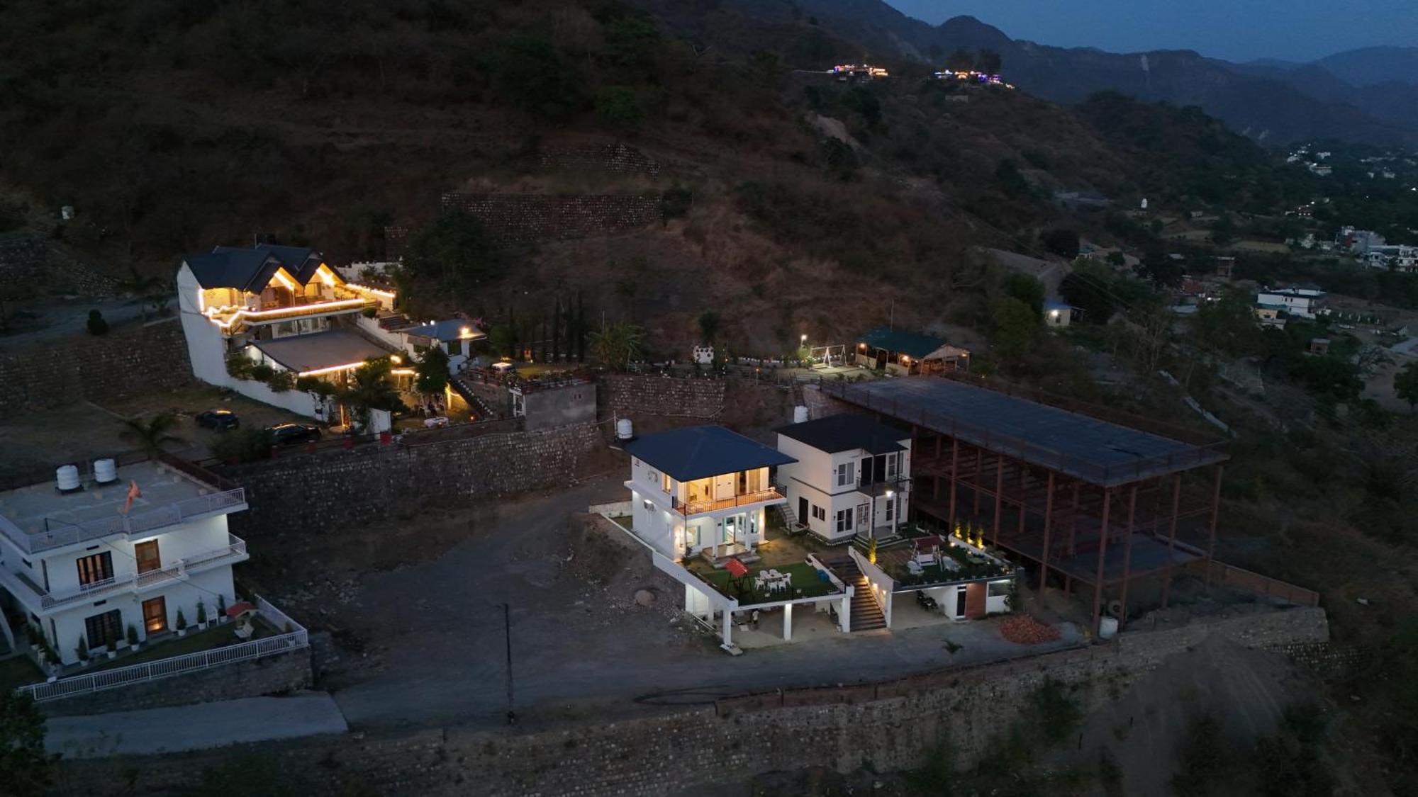 The Bougainvillea Retreat - A Luxury Private Pool Villa In Dehradun Bagian luar foto