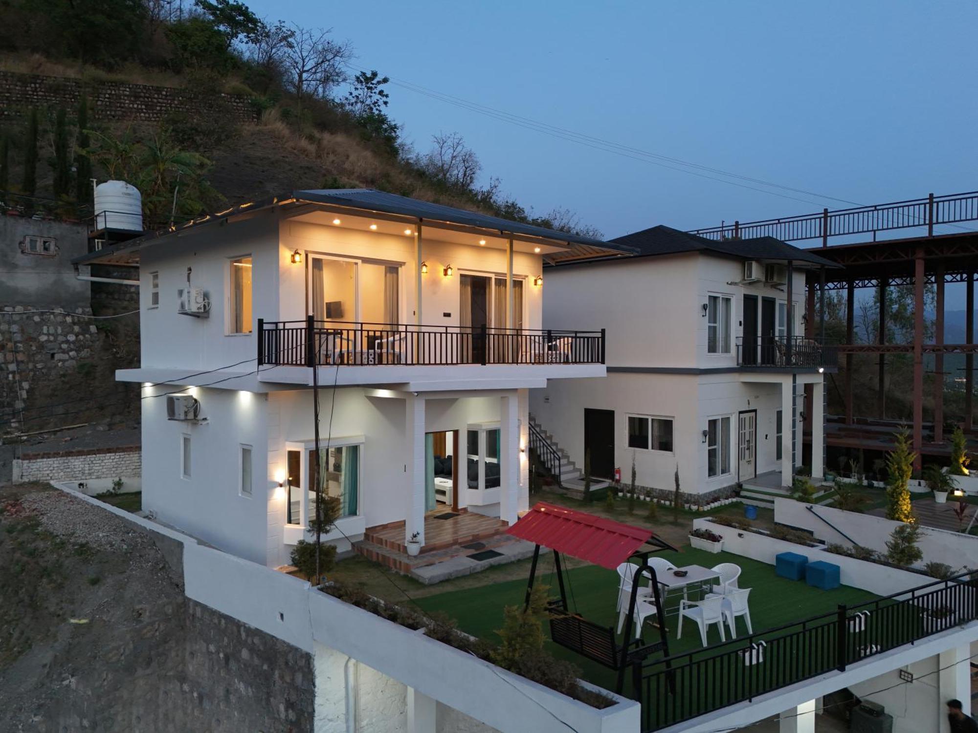 The Bougainvillea Retreat - A Luxury Private Pool Villa In Dehradun Bagian luar foto