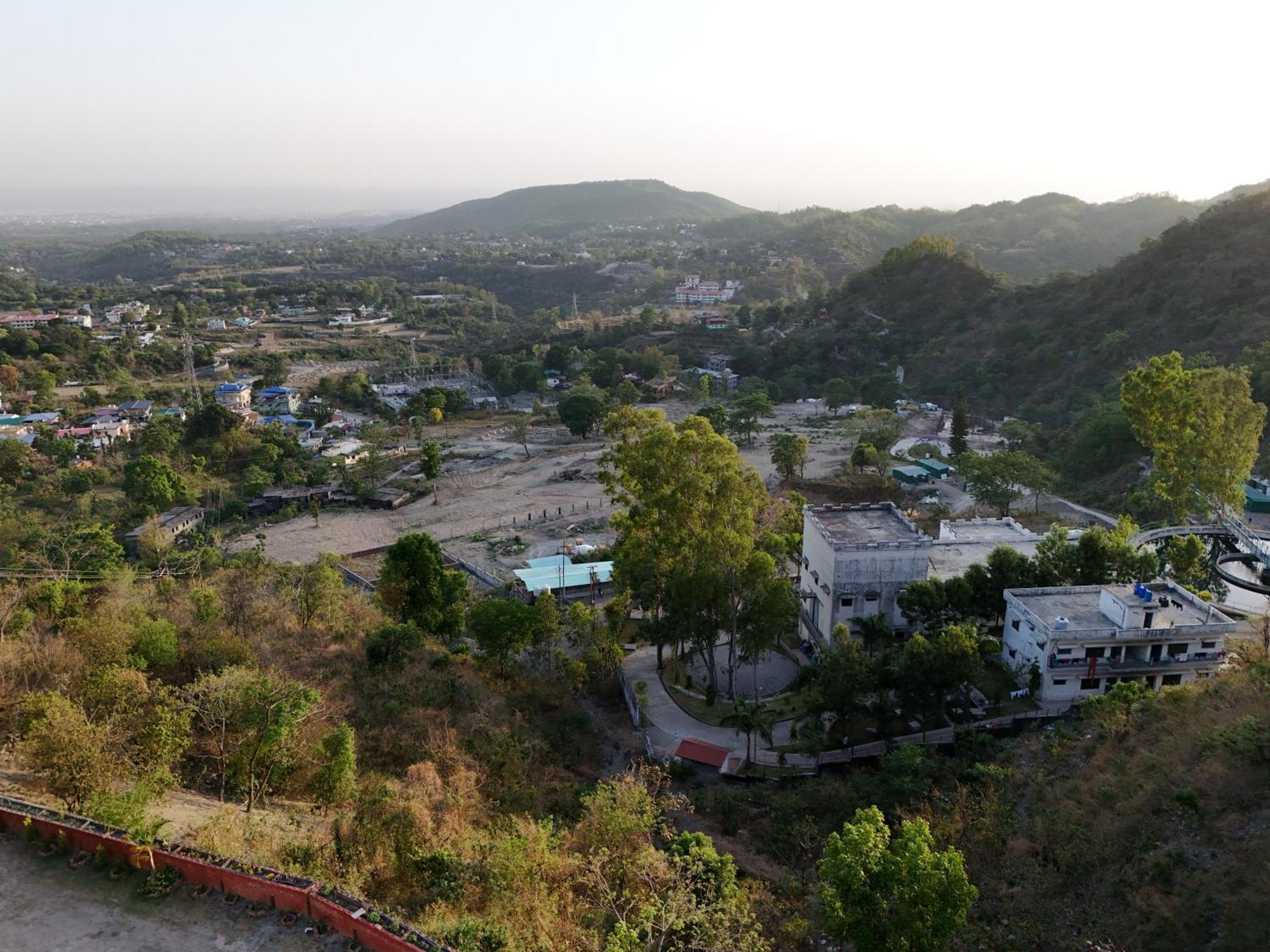 The Bougainvillea Retreat - A Luxury Private Pool Villa In Dehradun Bagian luar foto