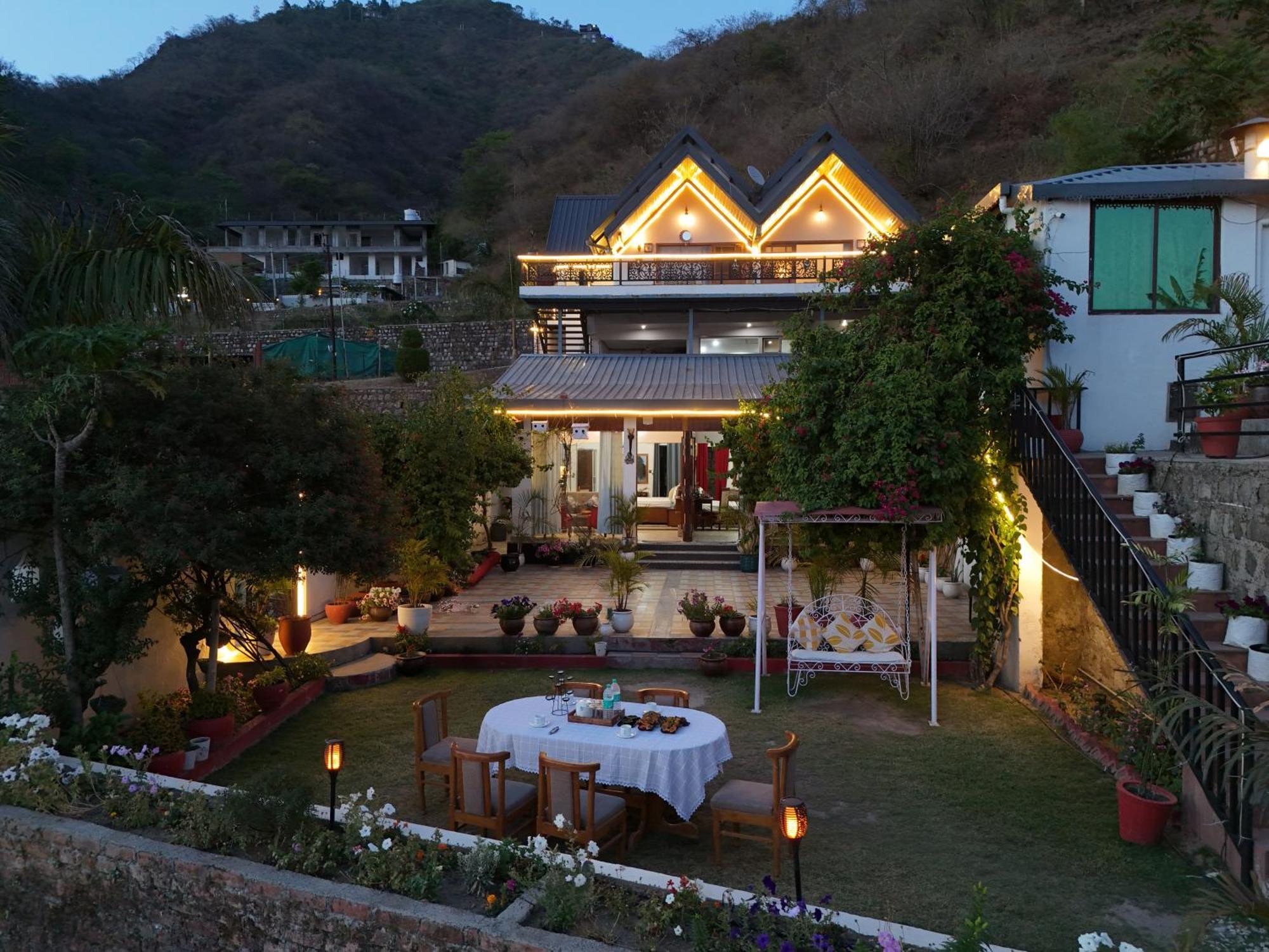 The Bougainvillea Retreat - A Luxury Private Pool Villa In Dehradun Bagian luar foto