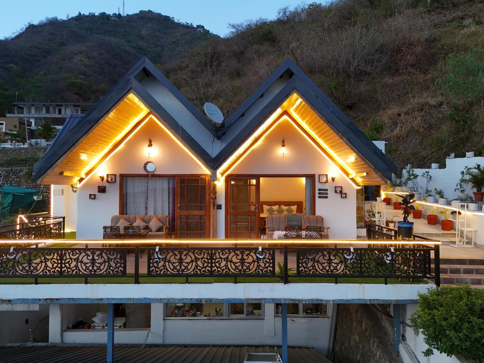 The Bougainvillea Retreat - A Luxury Private Pool Villa In Dehradun Bagian luar foto