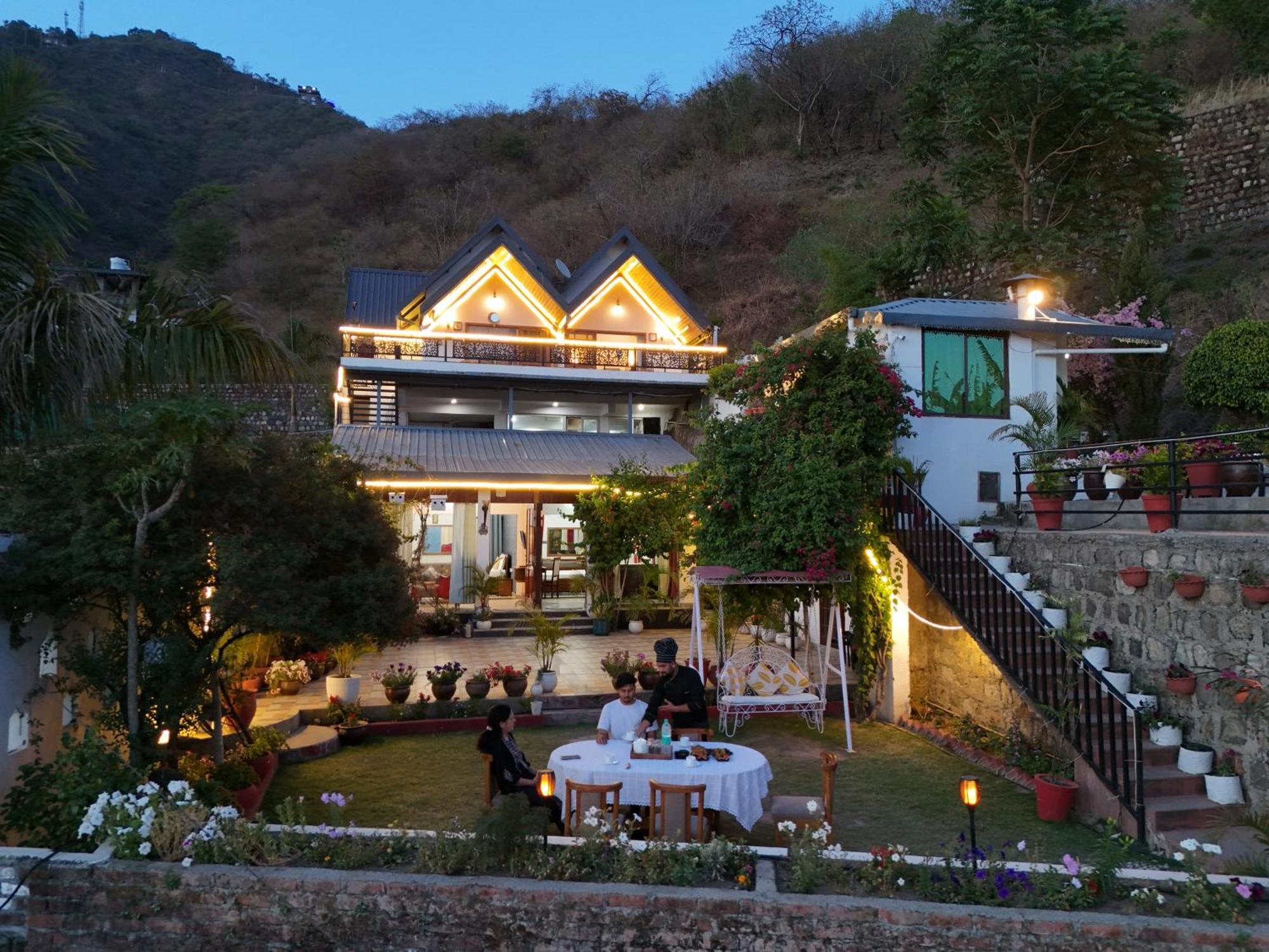 The Bougainvillea Retreat - A Luxury Private Pool Villa In Dehradun Bagian luar foto