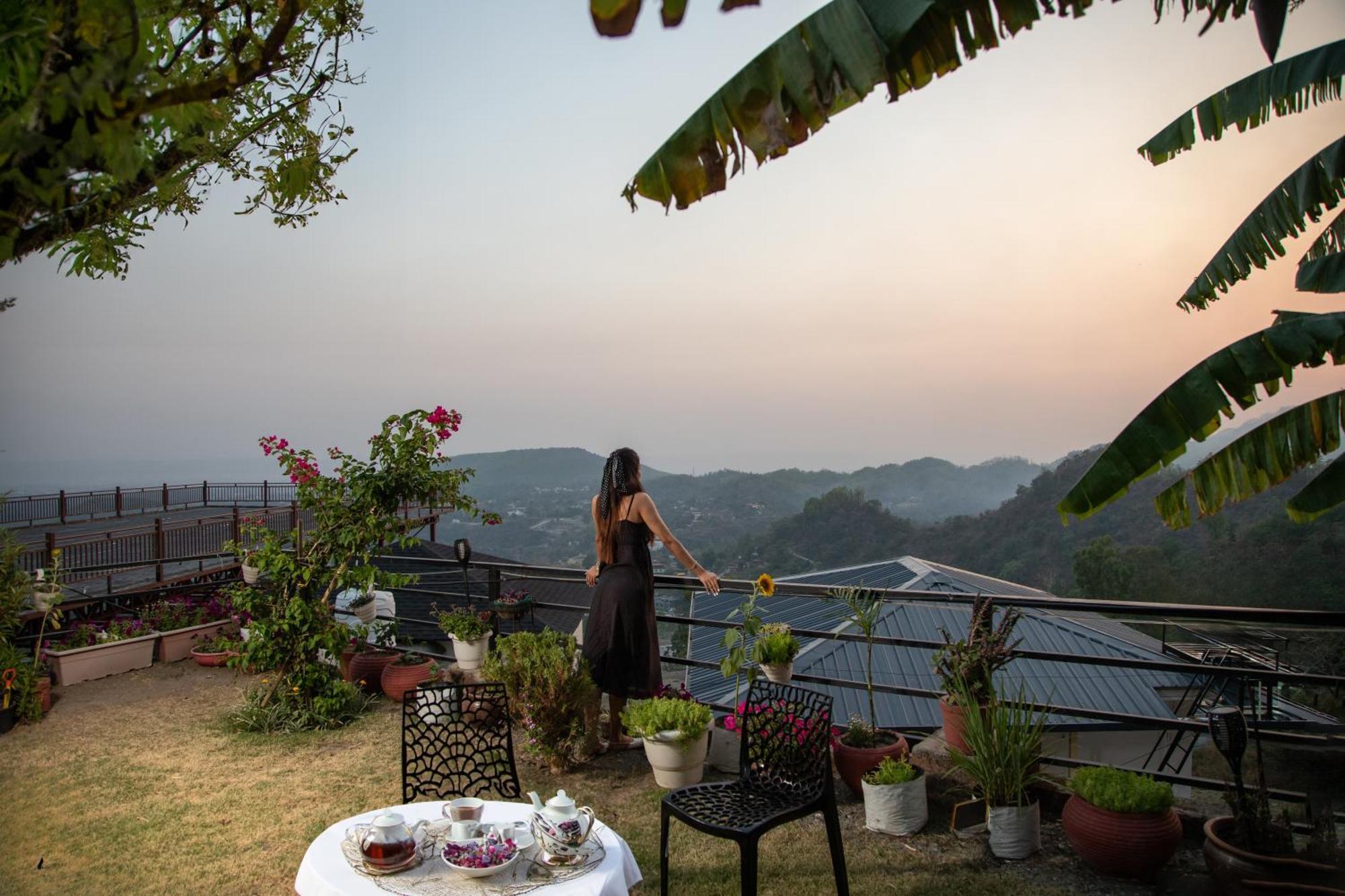 The Bougainvillea Retreat - A Luxury Private Pool Villa In Dehradun Bagian luar foto