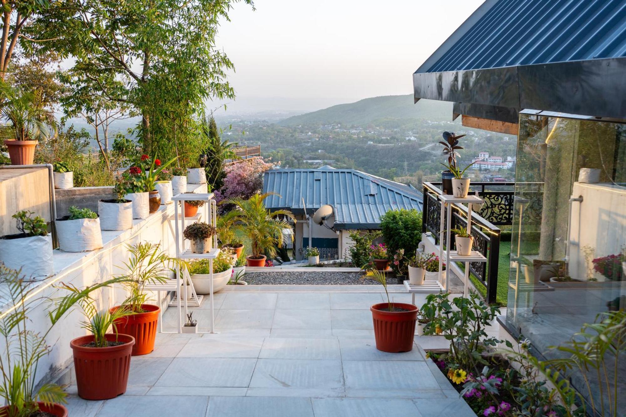 The Bougainvillea Retreat - A Luxury Private Pool Villa In Dehradun Bagian luar foto