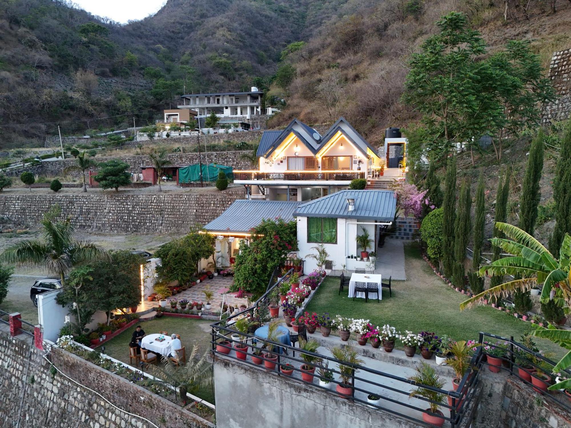 The Bougainvillea Retreat - A Luxury Private Pool Villa In Dehradun Bagian luar foto