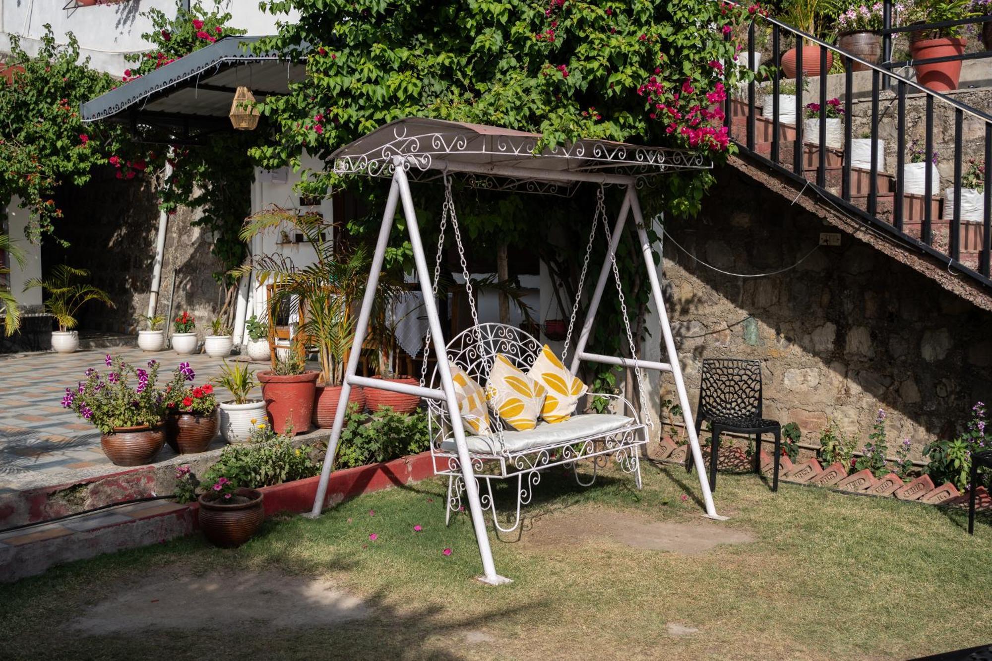 The Bougainvillea Retreat - A Luxury Private Pool Villa In Dehradun Bagian luar foto